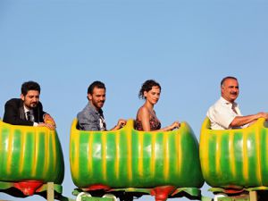 KARA BELA LUNAPARKTA !